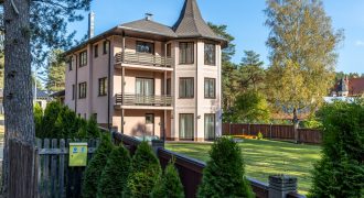 Pārdod savrupmāju Langstiņos